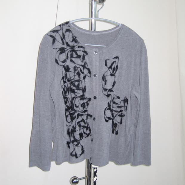 T.b 자수 그래픽 가디건