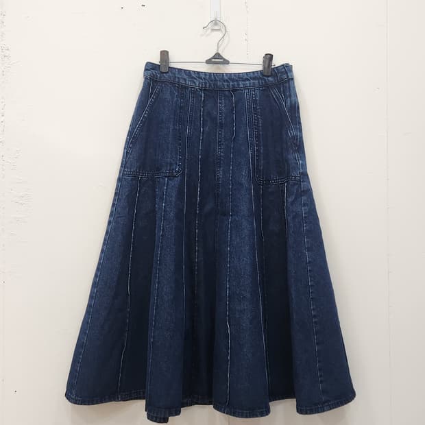 [66] 더엣지 AtG 데님 롱 플레어 스커트 66사이즈