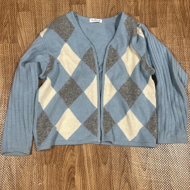 빈티지 아가일 하늘색 브이넥 가디건