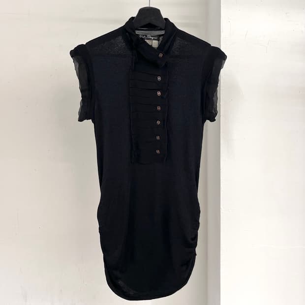 살바토레 페라가모 블랙 턱 디테일 슬리브리스