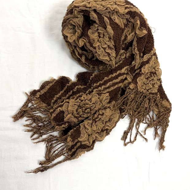 Textured ruffle knit muffler