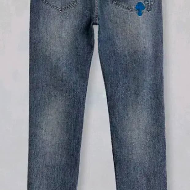 크롬하츠 스타일의 블루 워싱 데님바지