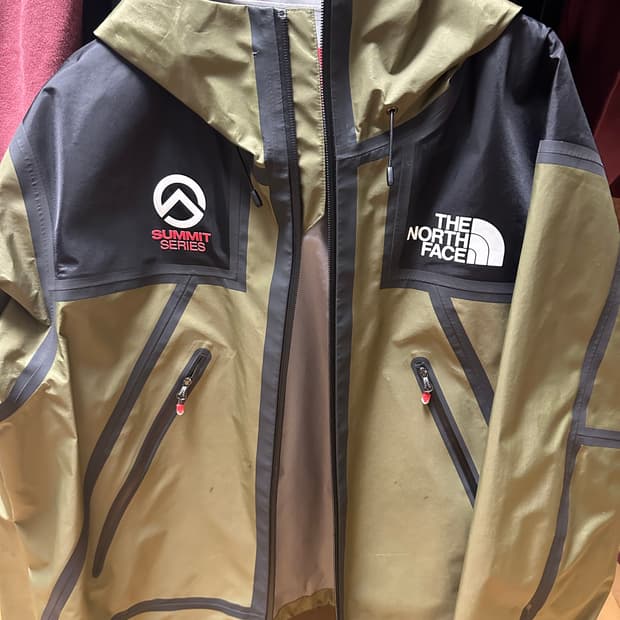 슈프림 노스페이스 올리브 M