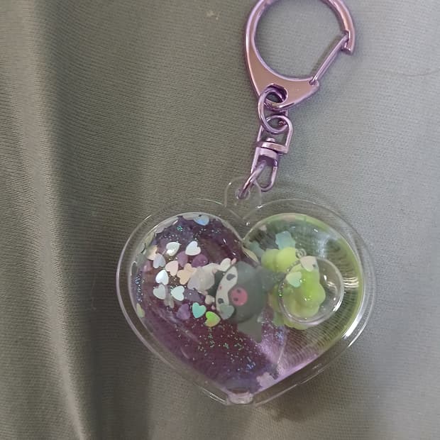 쿠로미 워터볼 키링 팝니다