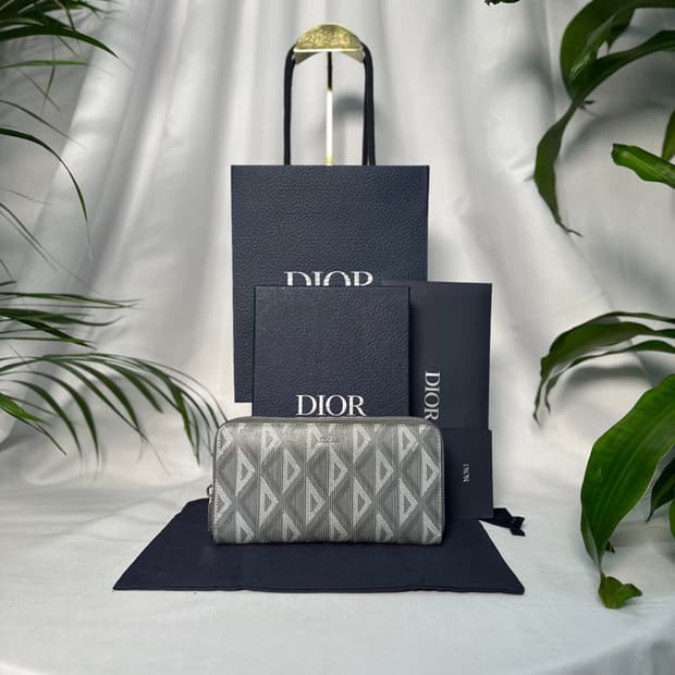 [정품]구찌 CD다이아몬드 지퍼돌이지갑