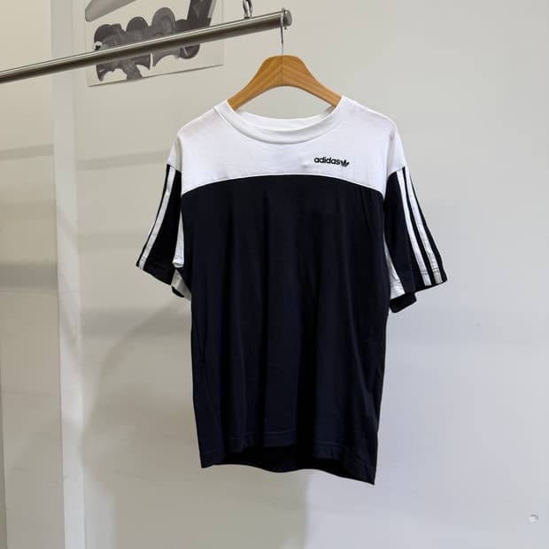 ADIDAS 반팔 티셔츠