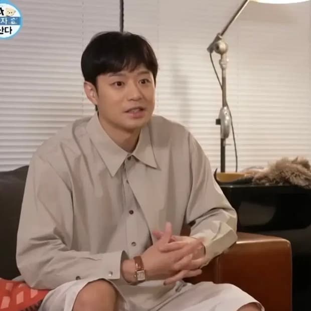 르셉템버 비대칭 셔츠 (김충재 착용)