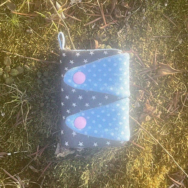 eggu rabbit hug wallet