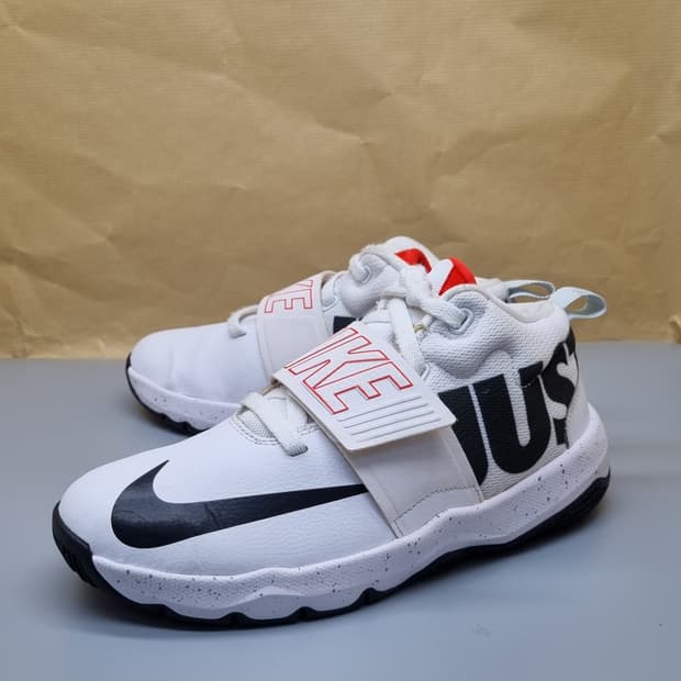 나이키 팀허슬 D8 운동화 240