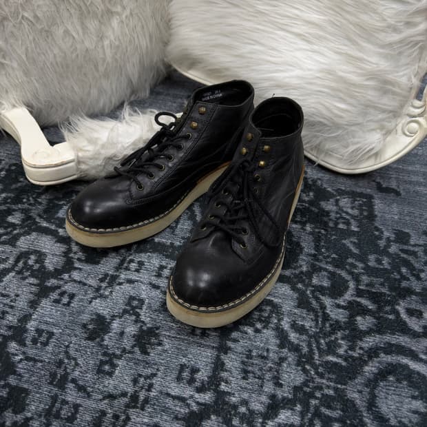 Whoop de doo leather combat boots