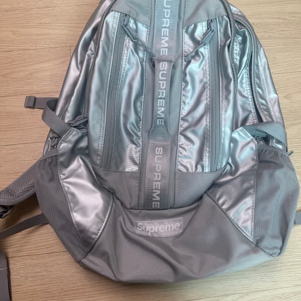 슈프림 백팩 실버