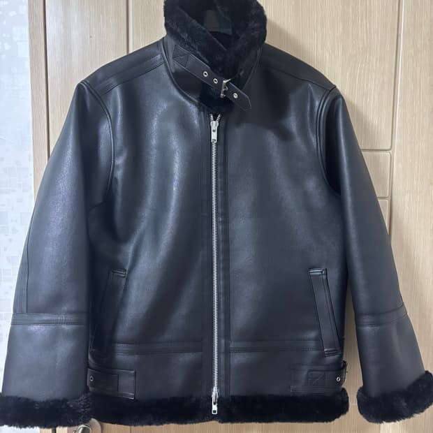 도프제이슨  블랙 무스탕 퍼 자켓