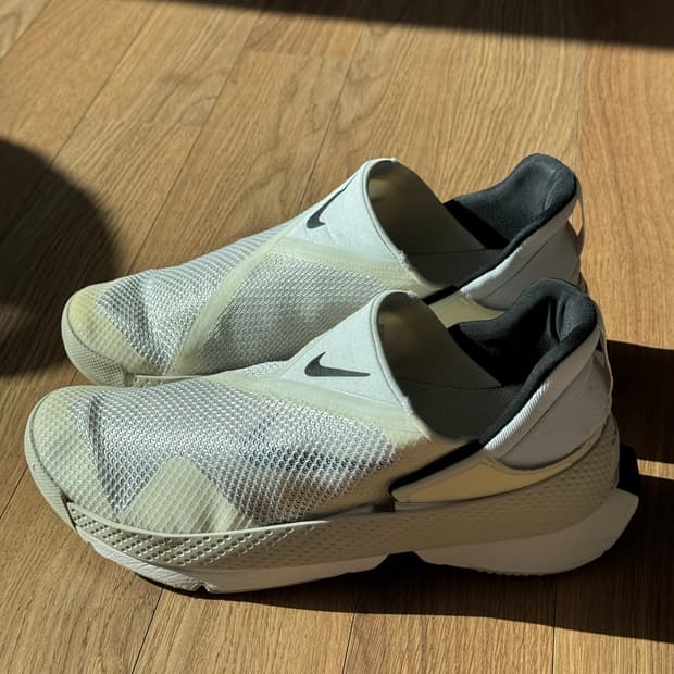 [나이키] 고 플라이이즈 흰색 슬립온 275mm