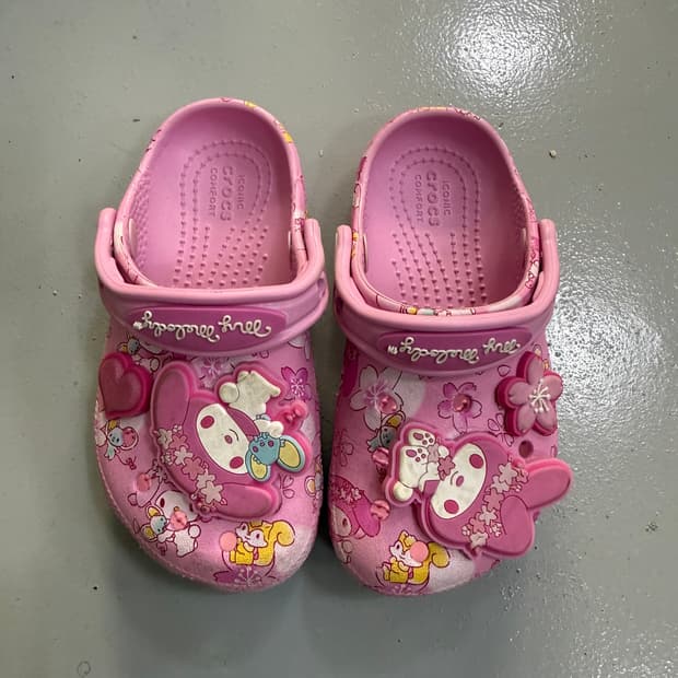 190 크록스 산리오 마이멜로디 클로그 0406T