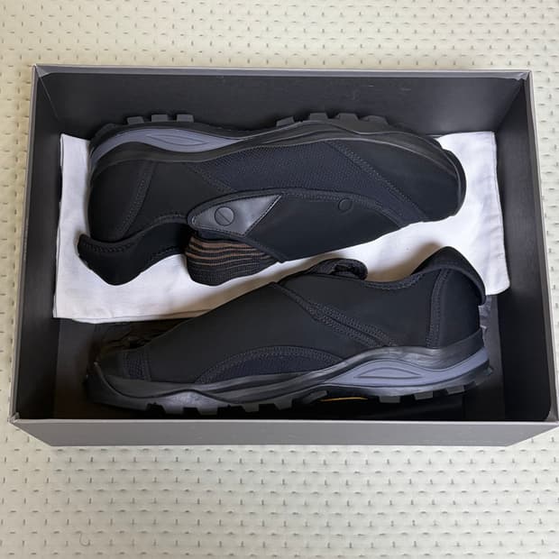 [42] 키코 코스타디노브 리아디스 슈즈