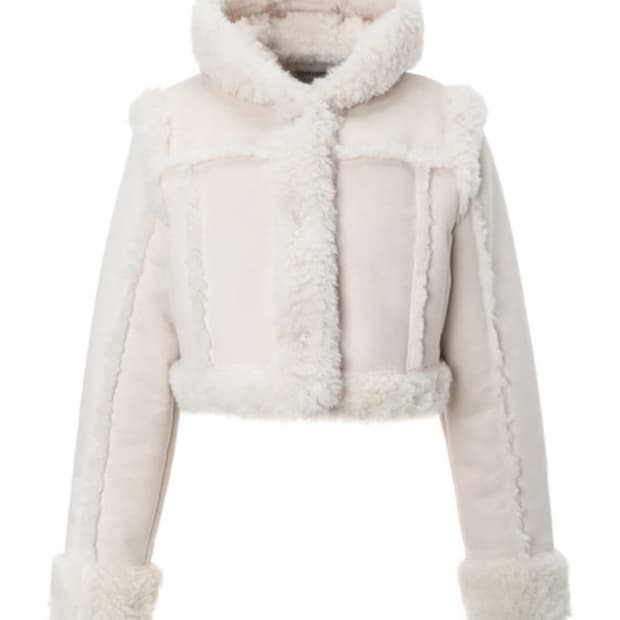 쓰리타임즈 23FW 베이비 퍼 후드 코트 무스탕 