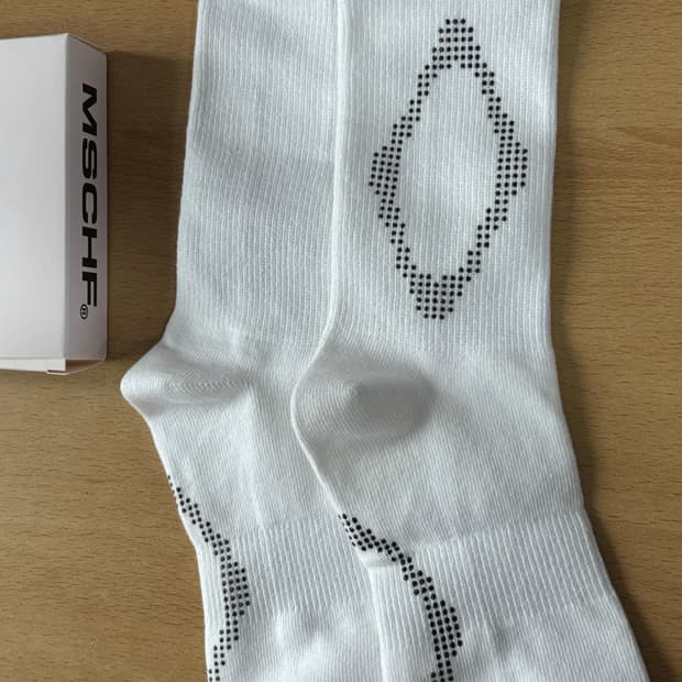 (무료배송) 미스치프 실리콘 그립 미드 삭스 / 롬버스 양말 화이트