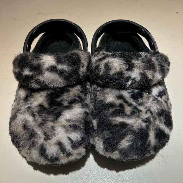 크록스 클래식 퍼 슈어 클로그 블랙 멀티