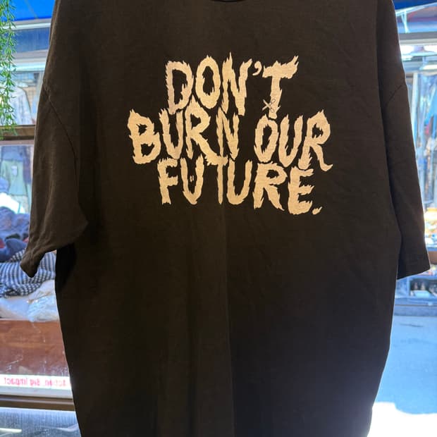 아조바이아조 프린팅 블랙 반팔 티셔츠