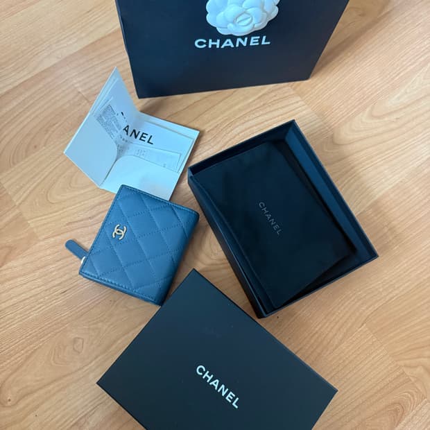 샤넬 캐비어 반지갑 블루