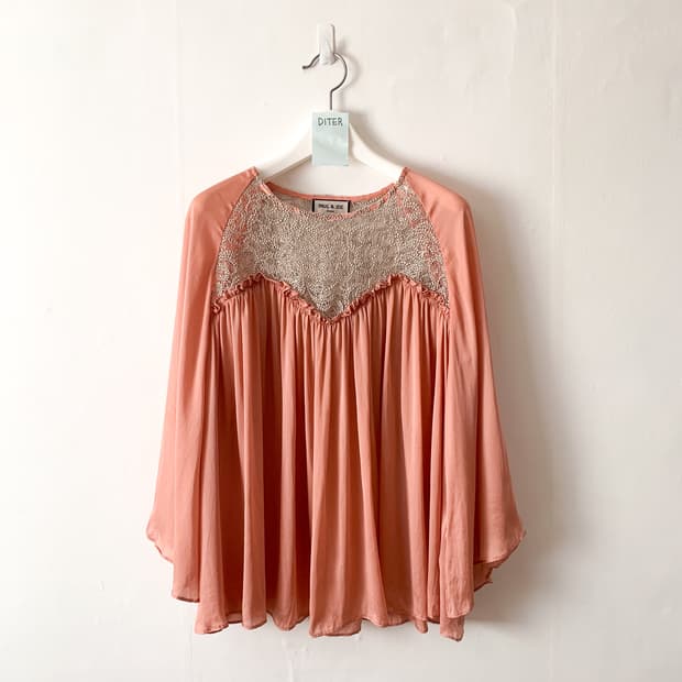 [S] 폴앤조 실크 레이스 셔링 블라우스