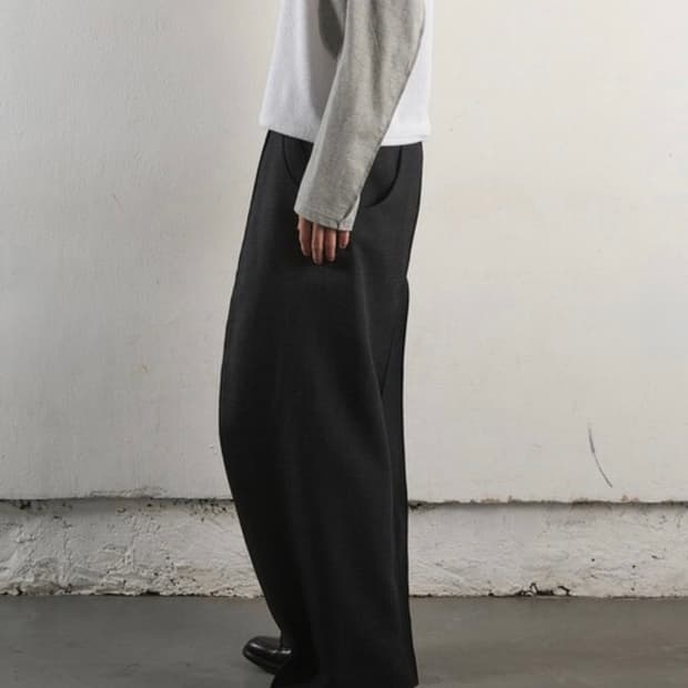 NVRFRGT네버포겟 커브드 트라우저