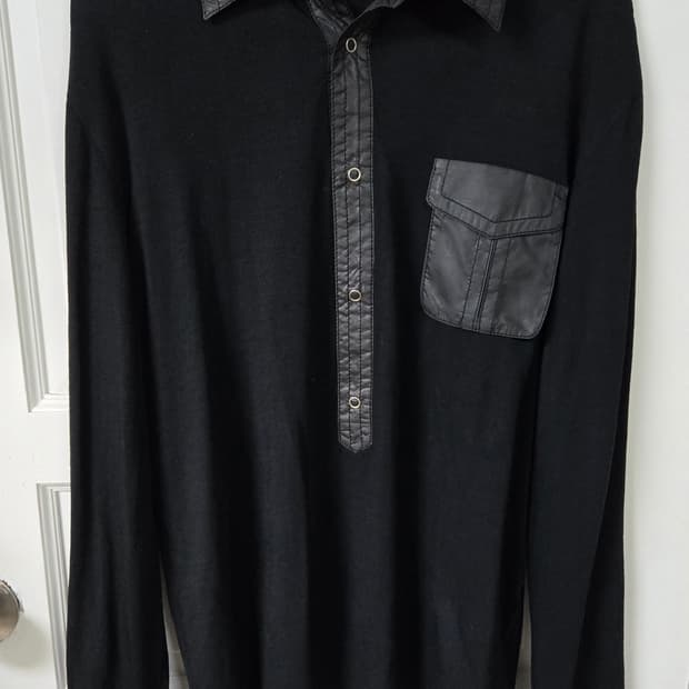 솔리드옴므 배색 카라티셔츠