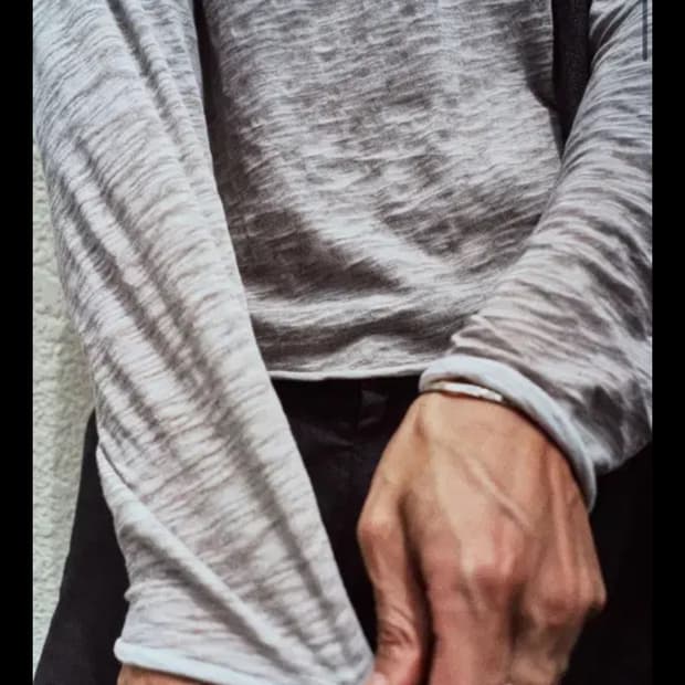 모노프리베 텍스처 롱 슬리브리스 차콜 1사이즈