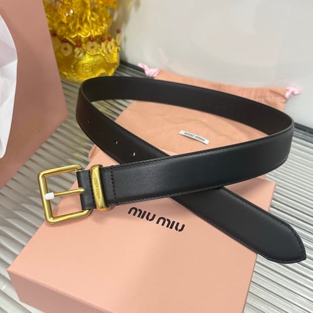 미우미우 블랙 가죽 벨트 금장 버클