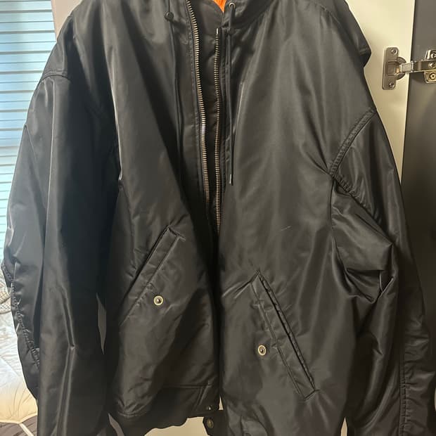 발렌시아가 3b 봄버 블랙 2사이즈