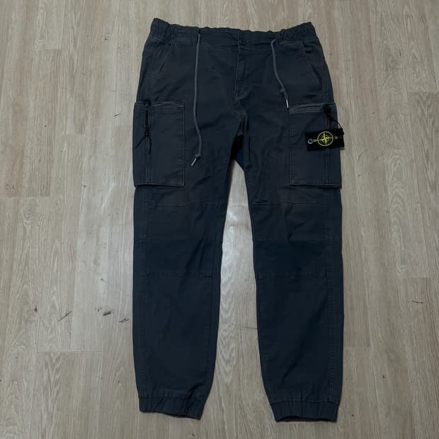 스톤아일랜드 남성 와펜 카고 조거팬츠 36 