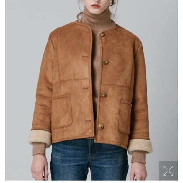 LE 르 시그니쳐 숏 무스탕[F]