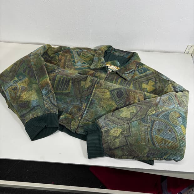 L 105 에드윈 오버핏 누빔 코듀로이 그라피티점퍼