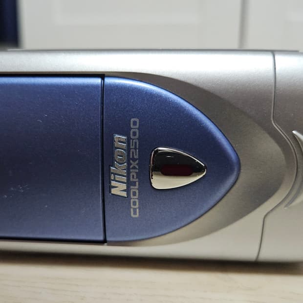 니콘 쿨픽스2500