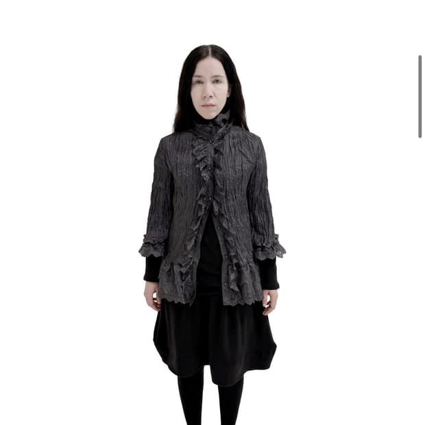 Eonts 토넬 펀칭 블라우스 차콜