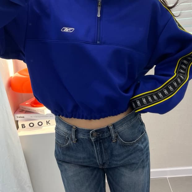 (WOMEN)리복 크롭 맨투맨-M1357