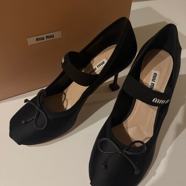 미우미우 새틴 발레리나 힐 37.5