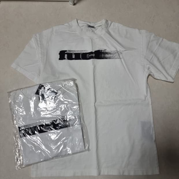 fuct 흰색 티셔츠 XL 사이즈