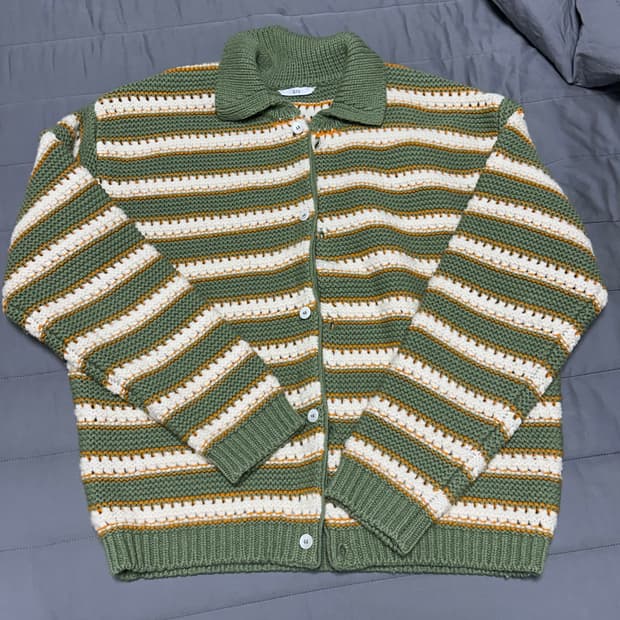 STU 스트라이프 가디건