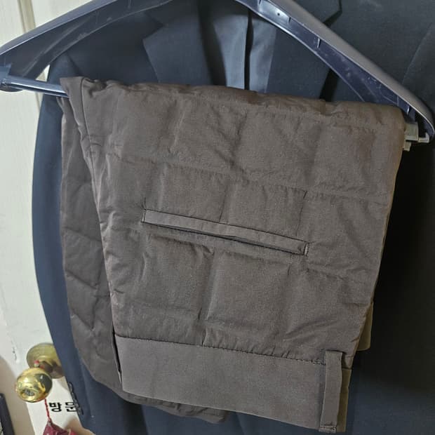 보테가베네타 퀼팅팬츠 판매합니다