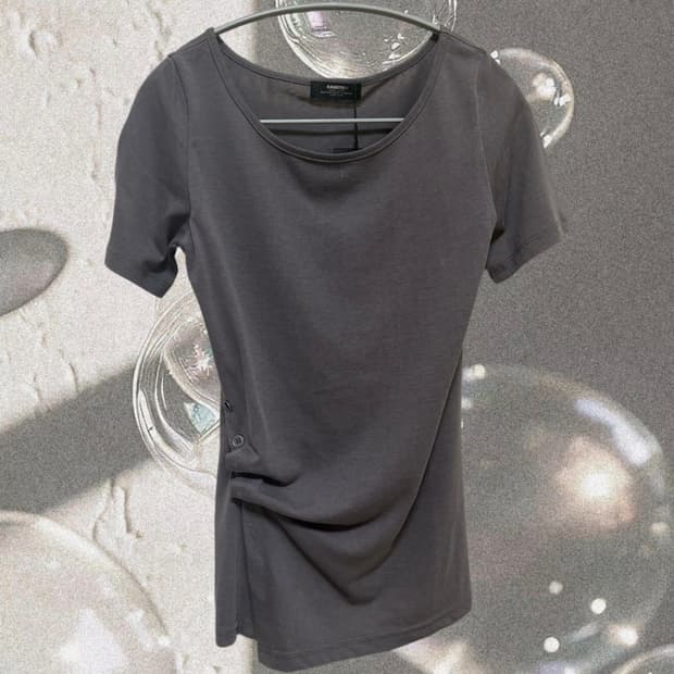 카네이테이 드레이프 반팔 MUSE DRAPED SHORT SLEEVE