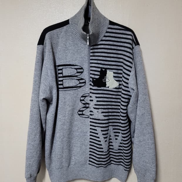 블랙앤화이트 방풍 반집업니트