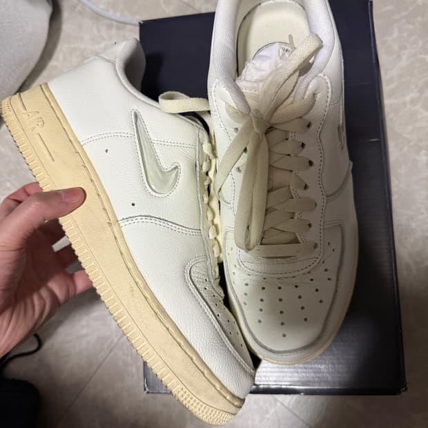 265사이즈 나이키 에어포스 로우 프리미엄 빈티지 세일
