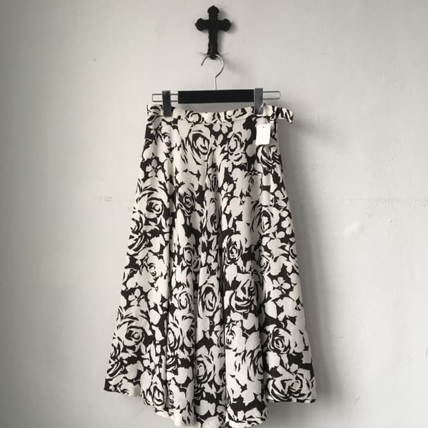 Flower pattern skirt