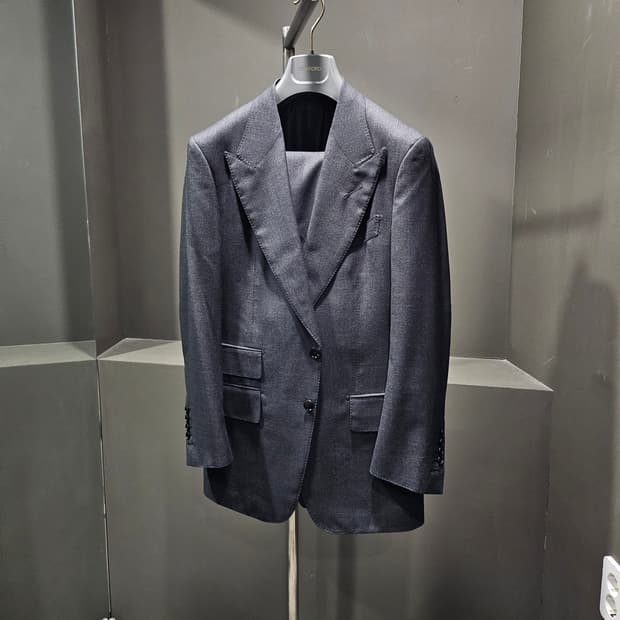 톰포드 피크 라펠 그레이 쉘튼 수트셋업