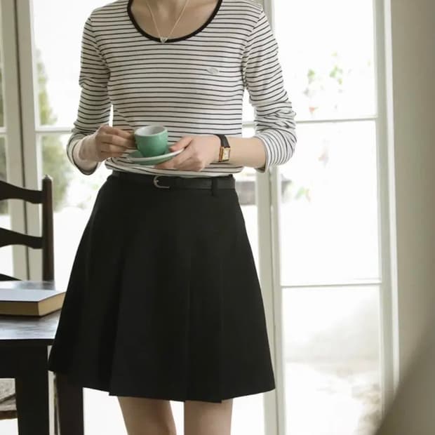 틸아이다이 스트라이프 티셔츠