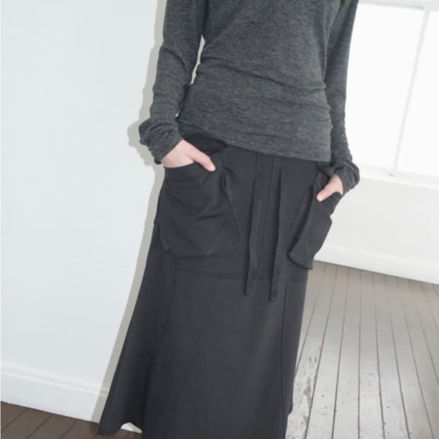 구해요) 애프터먼데이 incision cargo pocket skirt