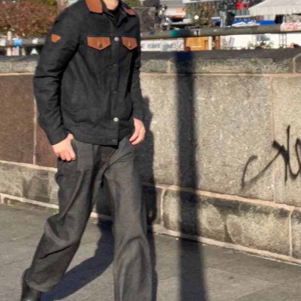 아크네 다크데님팬츠