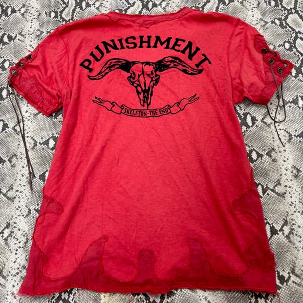 “Authentic” 00’s Design Side Eyelet Tee