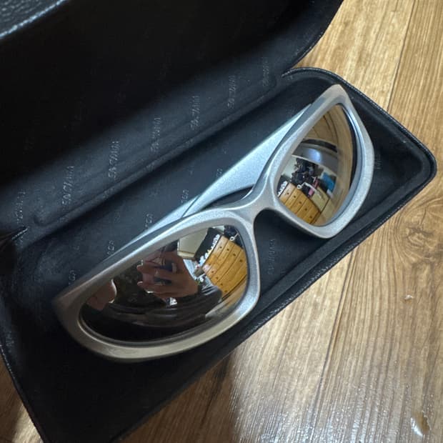 발렌시아가 선글라스 오발